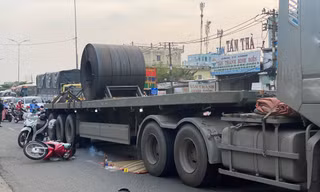 Người phụ nữ tử vong do xe đầu kéo cán qua người