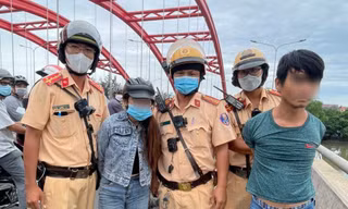 CSGT truy đuổi, khống chế hai nghi phạm trộm xe máy