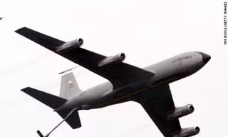 Chiếc máy bay tiếp liệu KC-135