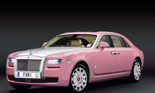 Rolls-Royce màu hồng làm từ thiện