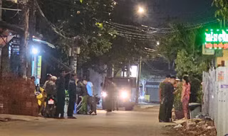 Người đàn ông ở TPHCM gục ngã tử vong khi lái xe máy