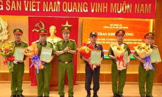 Thưởng nóng lực lượng phá nhanh vụ án giết nữ nhân viên quán cà phê ở TPHCM 