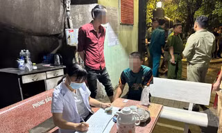 Cảnh sát triển khai 'chiến dịch' kiểm tra ma túy đối với tài xế, phụ xe tại chợ đầu mối ở TPHCM 
