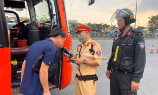 Xử phạt hơn 1.000 lái xe vi phạm nồng độ cồn trong 2 ngày ra quân tại TPHCM