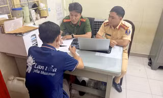 Phạt 2 người chặn đường chơi bóng bàn ở TPHCM