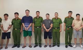 Phá đường dây sản xuất, mua bán dầu nhớt giả quy mô lớn ở TPHCM 