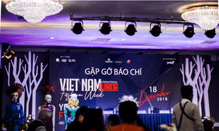 Sân khấu buổi gặp gỡ báo chí công bố "Tuần lễ thời trang trẻ em quốc tế Việt Nam"