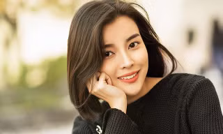 Showbiz 2/5: Cao Thái Hà 'không xấu hổ khi bán tào phớ vỉa hè'