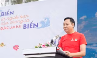 Tuổi trẻ Bình Thuận đồng loạt ra quân hưởng ứng chiến dịch làm sạch biển