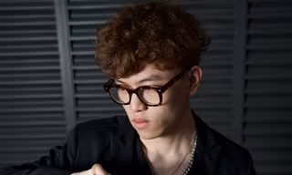 Rapper nhỏ tuổi nhất 'Rap Việt' trở lại đường đua âm nhạc 'lột xác' từ ngoại hình đến tư duy âm nhạc