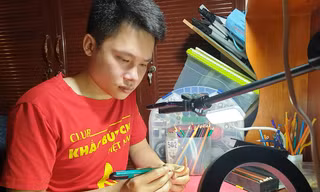 Câu chuyện 10 năm đam mê điêu khắc bút chì của chàng Tiktoker triệu view 