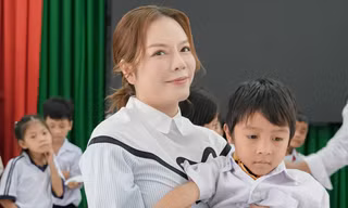 Hình ảnh khác lạ của ‘nữ hoàng kim cương’ Lý Nhã Kỳ khi hội ngộ bạn diễn lâu năm Việt Anh