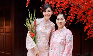 Siêu mẫu Minh Tú dành trọn Tết 2024 cho gia đình, đi cùng 'người đặc biệt' xin chữ đầu Xuân