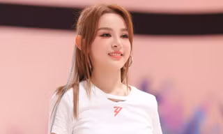 Rũ bỏ hình tượng 'thần tiên tỷ tỷ', Huyền Baby 'lột xác' gây 'sốt' với độ chất chơi, khoe nhan sắc 'chấn động'