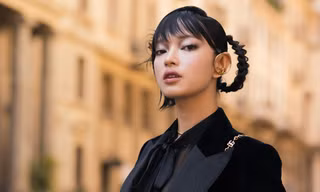 Xứng danh 'đệ nhất fashionista Việt', Châu Bùi chiếm trọn 'spotlight' với 'visual' tỏa sáng giữa trời Âu