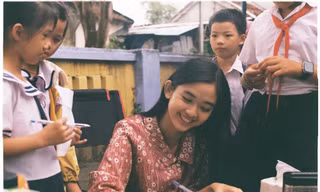 Bồi hồi trong ngày khai giảng với hình ảnh hoài niệm về thời đi học từ 'nàng thơ' mới của phim Nguyễn Nhật Ánh