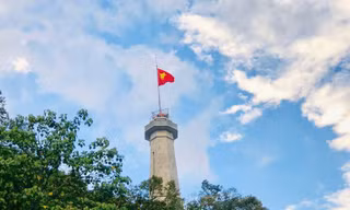 Điện Biên gắn biển cột cờ A Pa Chải 