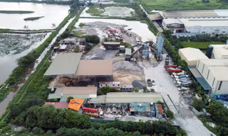 Gần 20 năm 'ôm đất' siêu dự án nhà ở sinh thái Đồng Mai thành nơi chăn bò, trạm bê tông 'lậu'