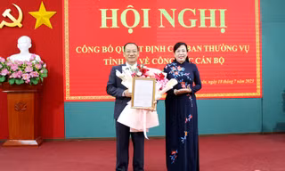 Công bố quyết định điều động, chỉ định Phó Bí thư Thường trực Thành ủy Thái Nguyên