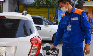 Giá xăng sắp tăng tiếp gần 800 đồng/lít?