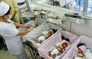 Bệnh viện Từ Dũ đón ca sinh tư bé gái thành công