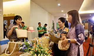Kiều bào hiến kế để hàng Việt 'cất cánh' 