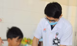 Tự chế pháo nổ, nhiều học sinh ở Khánh Hòa nhập viện cấp cứu