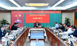 Đề nghị Bộ Chính trị xem xét xử lý kỷ luật một số cán bộ 