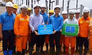 Thi đua đưa đất nước bước vào kỷ nguyên mới