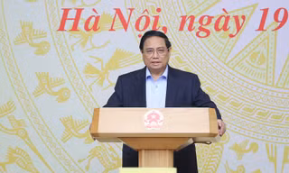 Thủ tướng: Chuyển đổi số đã trở thành xu thế bắt buộc, ai nắm bắt được thì sẽ đi nhanh hơn
