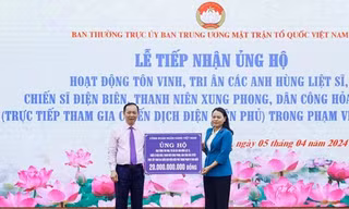 Tiếp nhận 22 tỷ đồng ủng hộ tri ân chiến sĩ Điện Biên, dân công hỏa tuyến