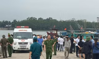Thủ tướng: Tập trung tìm kiếm người mất tích trong vụ chìm thuyền trên sông Chanh