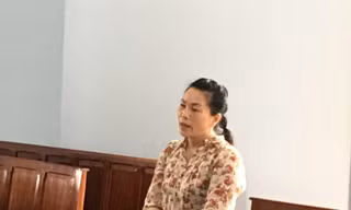 Vợ thuê người chém chồng thương tích 37% vì nghi có bồ nhí