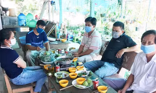 Hiệu trưởng tổ chức nhậu tại căn tin trường tiểu học bị cách chức