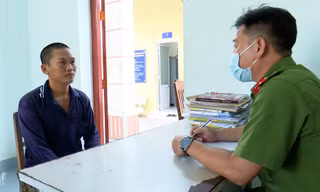 Mở loa kẹo kéo quá lớn, thanh niên bị hàng xóm vác búa sang đánh trọng thương