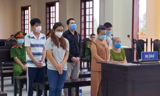Buôn 'chất cấm', người vợ kéo cả gia đình vào vòng lao lý