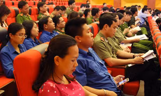 Cán bộ Đoàn thuộc các ngành, các cấp và đơn vị tham gia tập huấn kiến thức về biển, đảo Tổ quốc Ảnh: Ngọc Anh