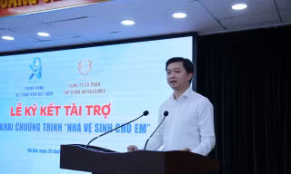 Bí thư T.Ư Đoàn Nguyễn Minh Triết: Khẩn trương xây dựng Nhà vệ sinh cho em sử dụng vào năm học mới