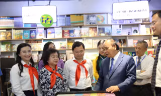 Chủ tịch nước Nguyễn Xuân Phúc: NXB Kim Đồng cần đột phá, sáng tạo trong xuất bản số 