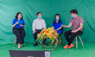 Các đại biểu tham gia chương trình talkshow trực tuyến: “Cử tri trẻ Thủ đô: Bầu cử trách nhiệm - Chống dịch toàn diện”