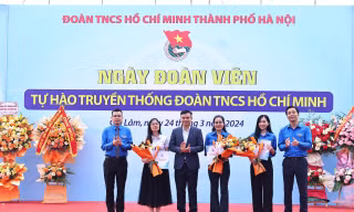 Hà Nội trao quyết định thành lập 3 tổ chức Đoàn trong doanh nghiệp ngoài Nhà nước
