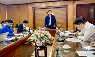 Anh Bùi Quang Huy, Ủy viên dự khuyết T.Ư Đảng, Bí thư thường trực T.Ư Đoàn chủ trì buổi giao ban trực tuyến.