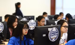 Thí sinh tham gia Hội thi Olympic tiếng Anh năm 2019