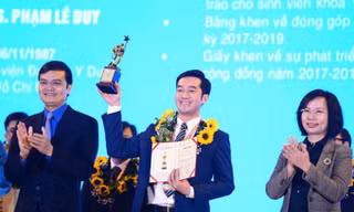 Tài năng trẻ nhận giải thưởng Quả Cầu Vàng năm 2020.