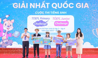 Hai học sinh tiểu học đạt điểm tuyệt đối thi TOEFL Junior 
