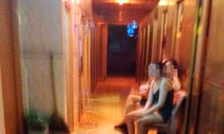 Những nhân viên trẻ đẹp trong cơ sở massage ở Phú Quốc. Ảnh: Việt Tường.