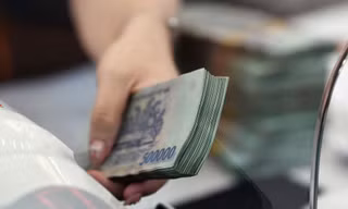 Cần làm gì để tránh trường hợp ra đến sân bay mới biết mình nợ thuế?
