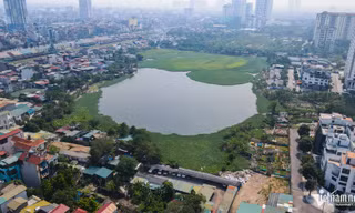 Hiện trạng hồ bị san lấp trái phép giữa Thủ đô