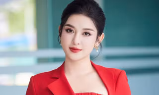 Á hậu Huyền My đoạt giải ở cuộc thi viết về Hà Nội