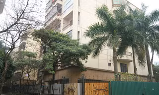 Khu nhà công vụ Hoàng Cầu. Ảnh: L.H.V